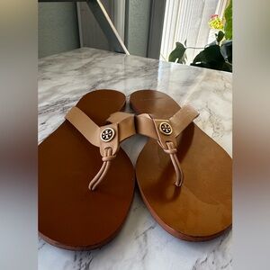 Tory Burch Manon Thong Sandal, (tan, size 7)